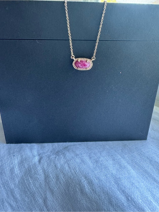 Kendra Scott Jewelry - Pink Stone Pendant Necklace - Elegant Women's Jewelry